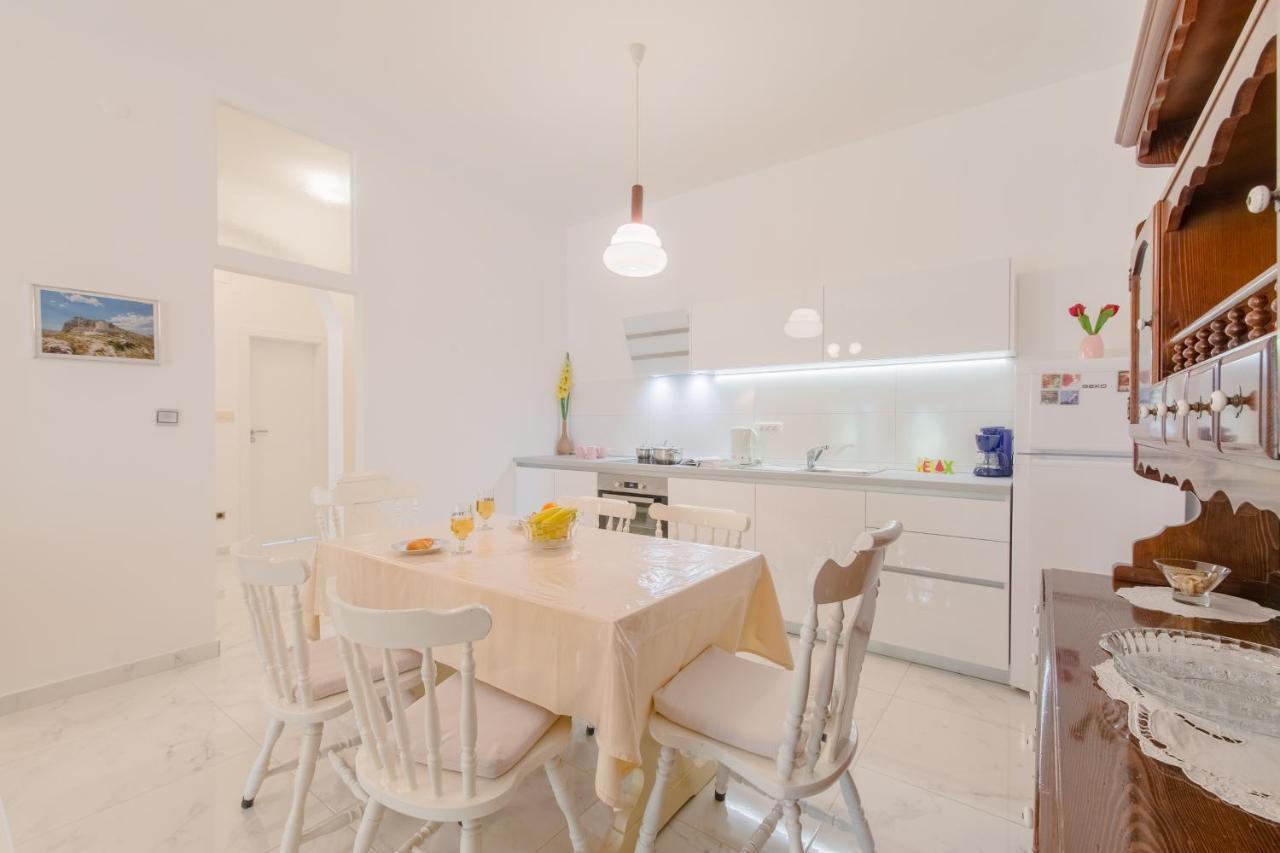 Apartments Diridonda Омиш Экстерьер фото