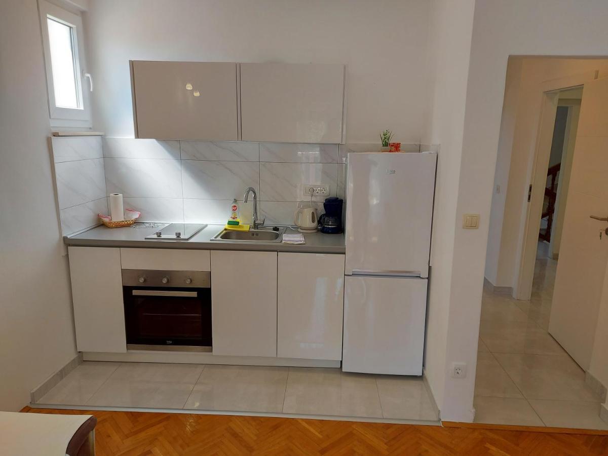 Apartments Diridonda Омиш Экстерьер фото