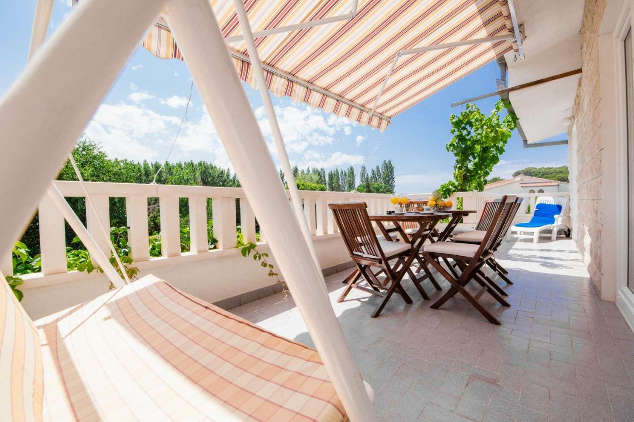 Apartments Diridonda Омиш Экстерьер фото